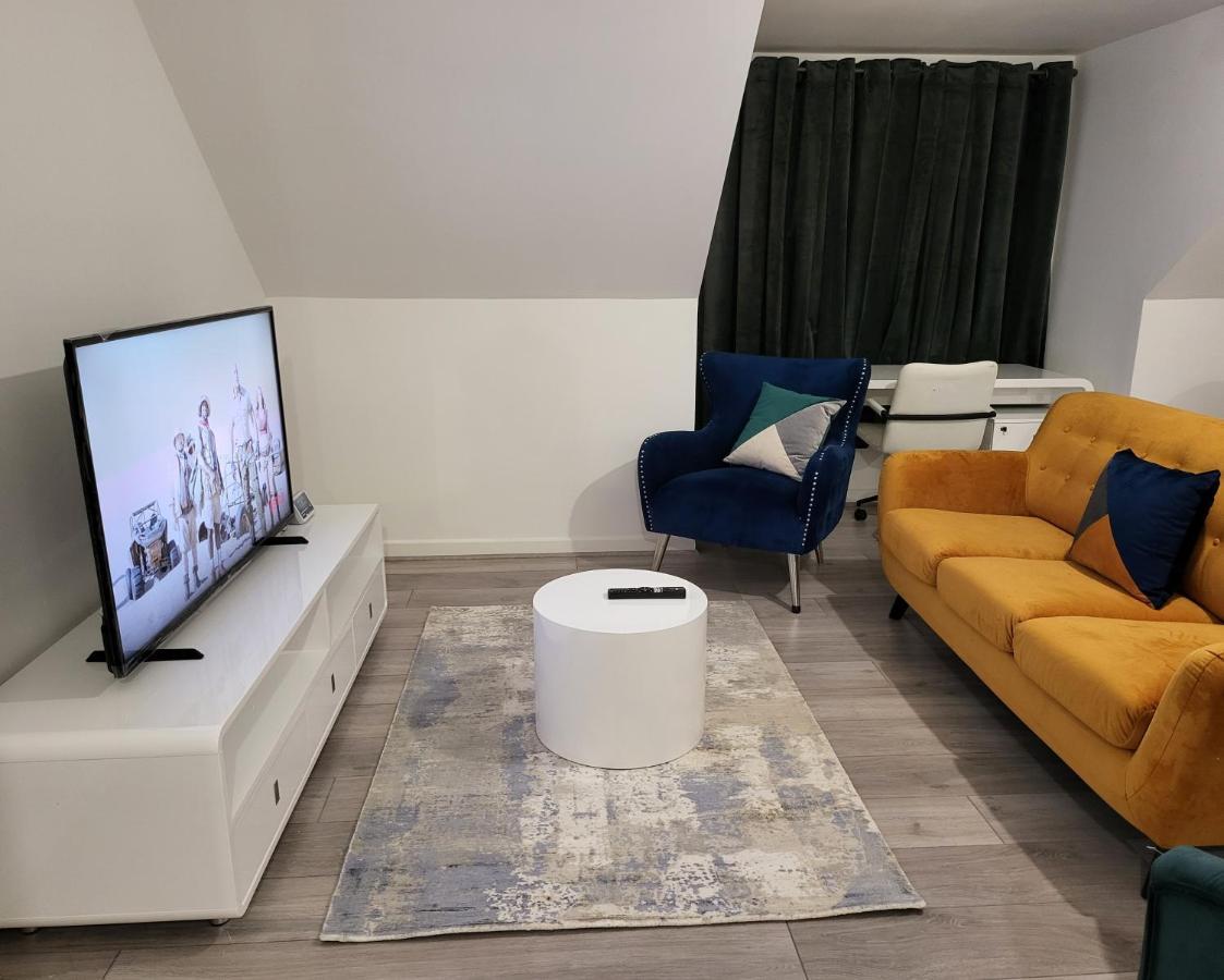 Garland Modern 2 Bedroom Apartment With Parking London พลัมสเตด ภายนอก รูปภาพ
