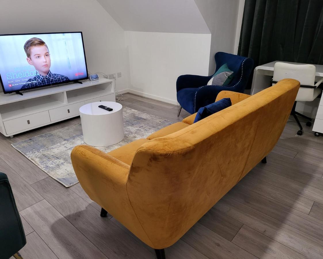 Garland Modern 2 Bedroom Apartment With Parking London พลัมสเตด ภายนอก รูปภาพ