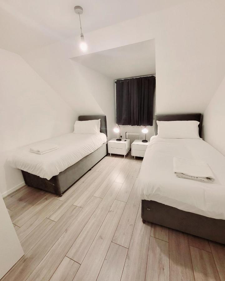 Garland Modern 2 Bedroom Apartment With Parking London พลัมสเตด ภายนอก รูปภาพ