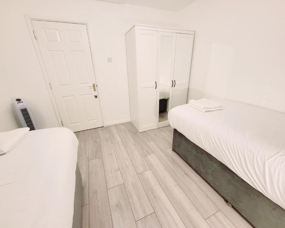 Garland Modern 2 Bedroom Apartment With Parking London พลัมสเตด ภายนอก รูปภาพ